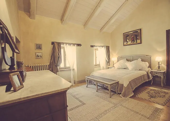 Relais Di Charme Frazione Chiavolino Фермерский дом Pollone