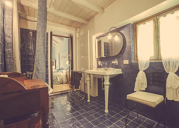 Relais Di Charme Frazione Chiavolino Фермерский дом *