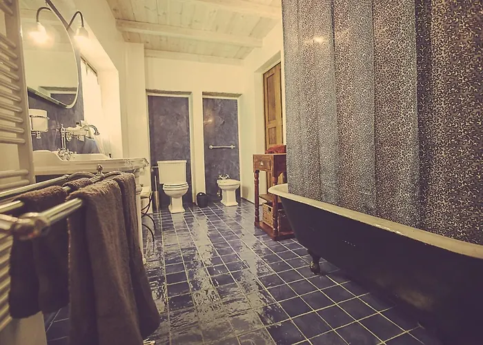 Relais Di Charme Frazione Chiavolino Фермерский дом Pollone